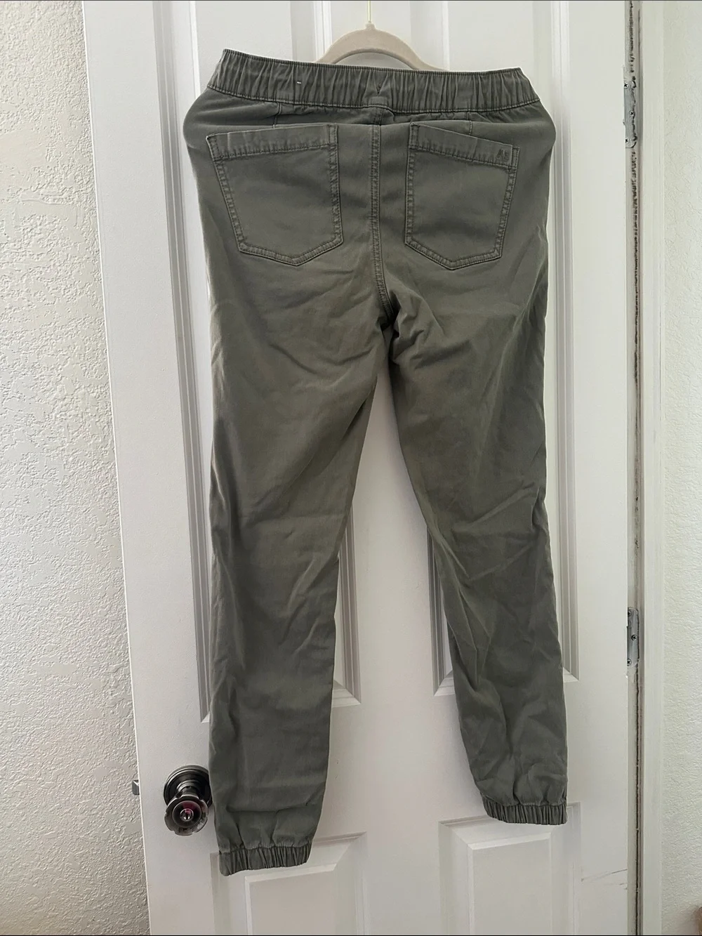 Drawstring Joggers 🫒✨ - Picture 3 of 3